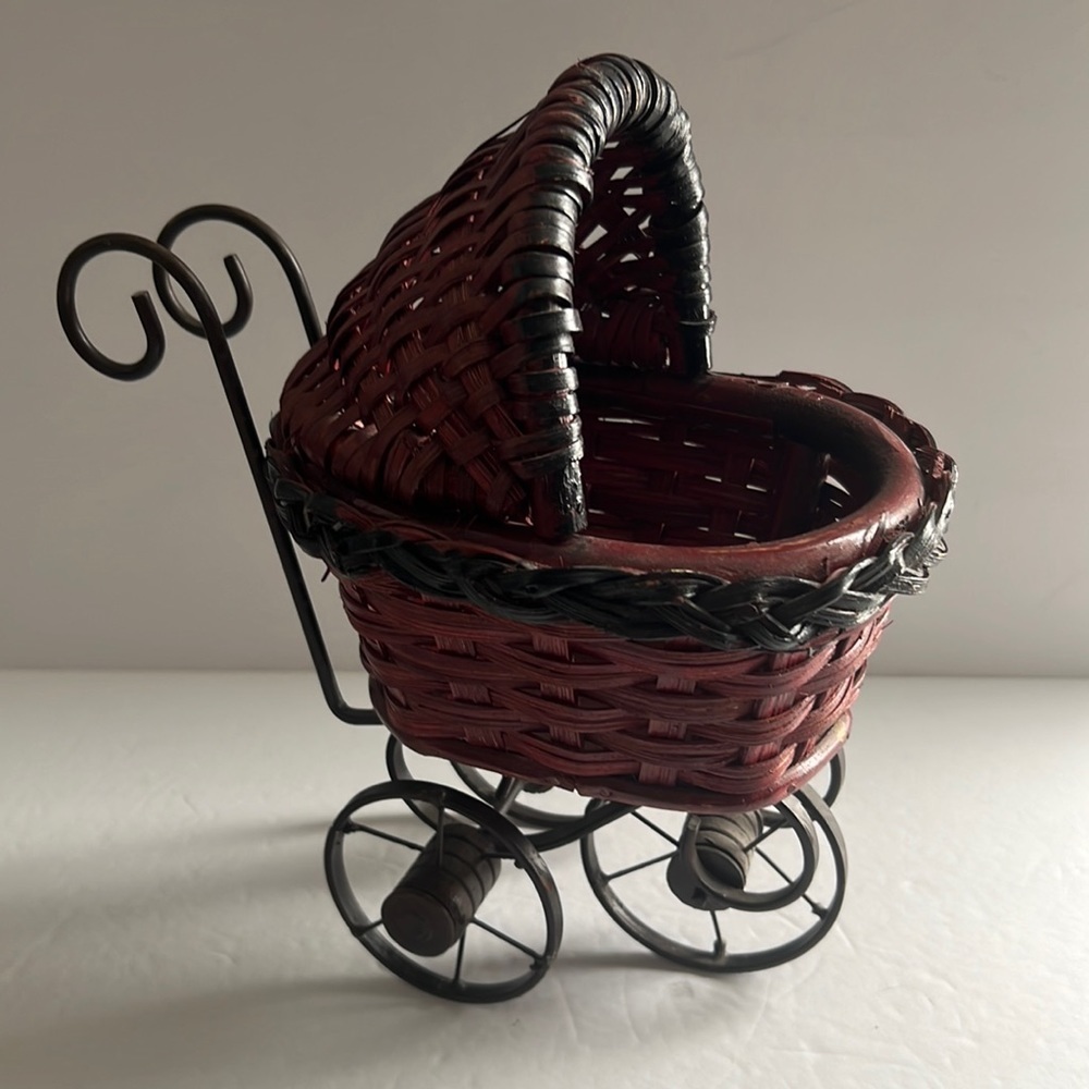 ANTIQUE carriage.